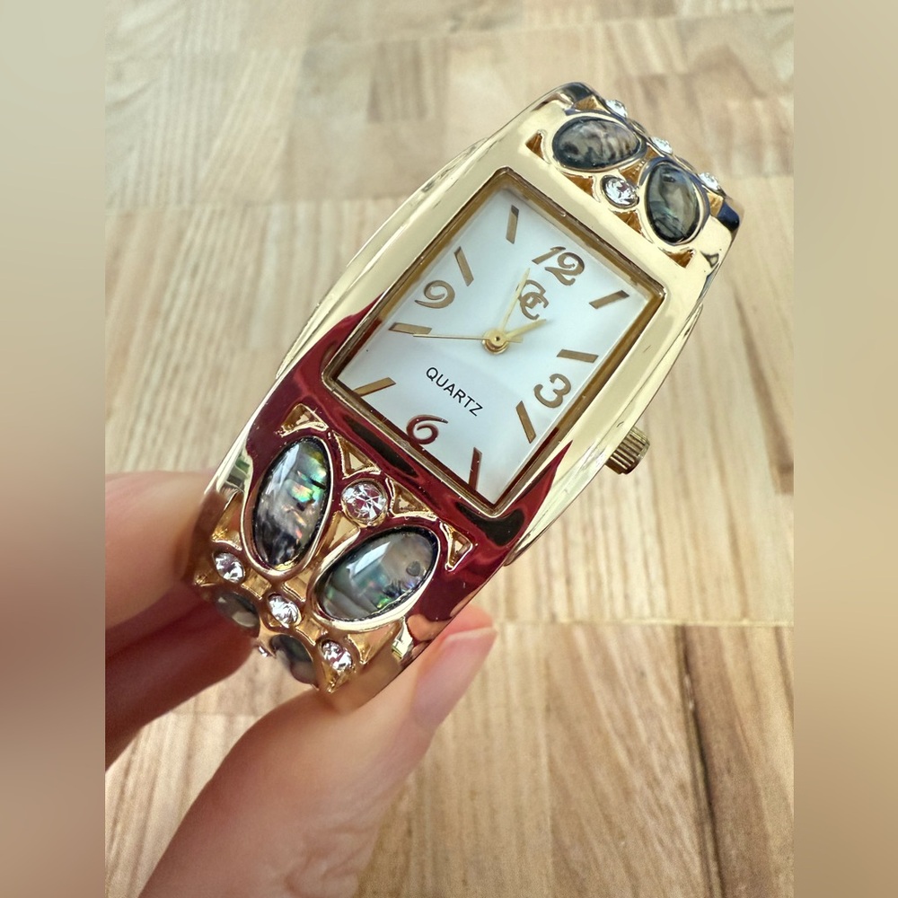Gold Coast ladies gold tone abalone bangle NEW BATTERY